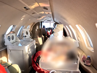 Letecký prevoz novorodenca v inkubátore: Pozrite sa, čo táto cesta náročná na logistiku obnáša