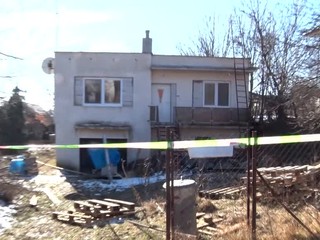 Pri Nitre našli v dome telo muža. Nebohý mal na hlave viaceré zranenia