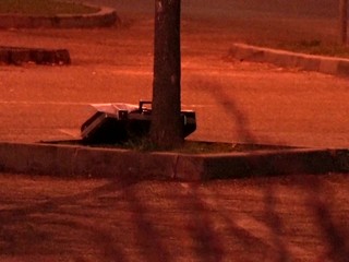 Pre kufrík s nápisom "máš odvahu, otvor ma" zasahovali pyrotechnici. Obsah bol len pre silné žalúdky