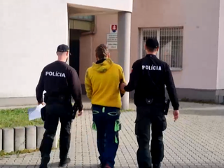 Fajčiarska pauza sa zmenila na surovú bitku. Stavbár upadol do bezvedomia