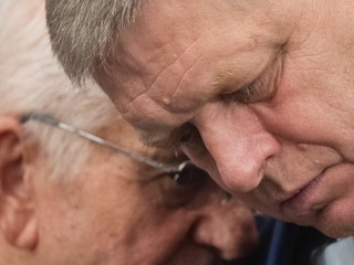 Politológ: Konsolidácia koalícii ublíži, predseda vlády však vie, ako svojich voličov obalamutiť