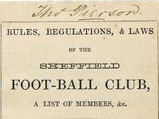 Najstaršia kniha pravidiel futbalu za milión eur