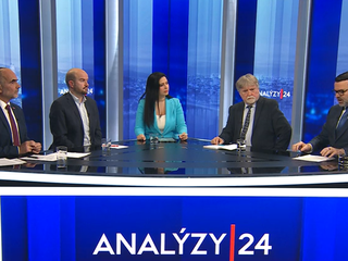 Analýzy 24: Rok 2025. Pokus o prevrat, vulgarizmy v parlamente a hľadanie spoločnej reči