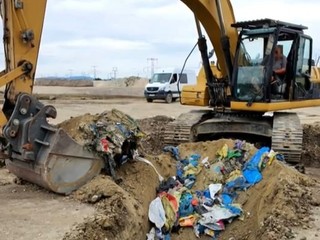 Za miliónovú škodu podmienka. Niektorí hovoria o pozvánke pre odpadové mafie