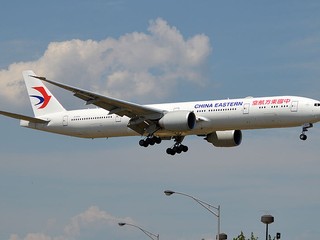 Boeing 737 sa zrútil na juhu Číny. Na palube sa viezlo 132 ľudí