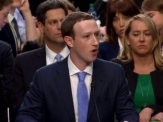 Podvodníci sa vydávajú za Zuckerberga a mámia z ľudí peniaze