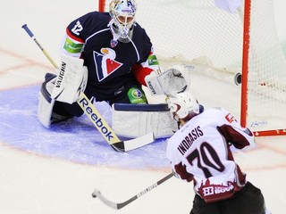 Janus a jeho smola na Lotyšov