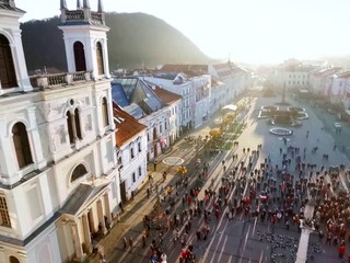 ONLINE: Slovensko si pripomínalo Nežnú revolúciu. Aj napriek zákazu sa konali protesty v uliciach
