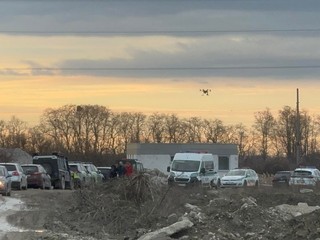 Na miesto, kde našli mŕtveho chlapa v ponožkách, sa vrátili desiatky policajtov