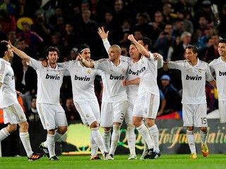 Real zvíťazil na Nou Campe, pred Barcou má 7-bodový náskok