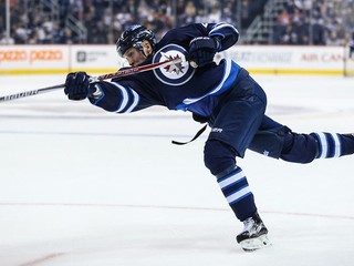 Winnipeg otočil z 0:4 na 5:4, Laine s hetrikom