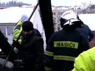 Bytovku zachvátili plamene. Štyri rodiny prišli o strechu nad hlavou