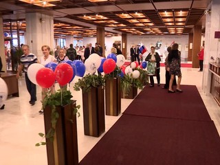 Deň otvorených dverí v parlamente. Rady na Smer, u Kotlebu nikto