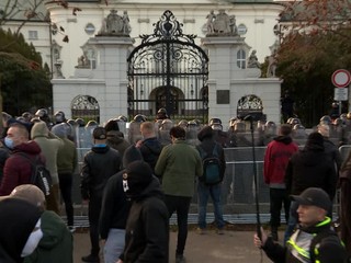 Po protestoch sa začali internetom šíriť hoaxy