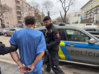 Hádka kamarátov sa skončila vraždou. Obvinenému hrozí vysoký trest