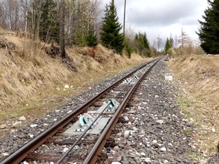 Päťsto metrov poškodenej trate: Pozemná lanovka v Tatrách nepremáva, prípad vyšetruje polícia