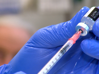 Problém s dodávkami vakcín nie je v množstve, ale v harmonograme dodávania