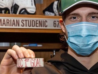 Studenič TAKTO strelil v NHL prvý gól