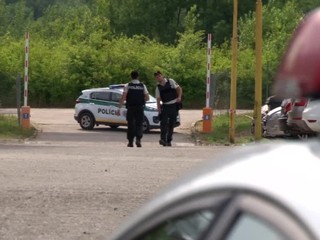 Muž, ktorý strieľal na svojho šéfa, dal výpoveď z firmy ešte v roku 2018