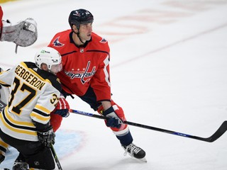 Chára prvýkrát proti Bostonu, tešil sa z víťazstva aj vďaka Pánikovi