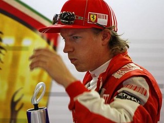 Räikkönen havaroval pri svojej premiére v rely