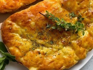 Aj vy milujete chlieb vo vajíčku? Vylepšená verzia tohto receptu je hitom, vyskúšajte to!