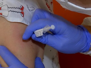 Zmena očkovacej stratégie. Používanie Sputniku V musí schváliť Štátny Ústav pre kontrolu liečiv