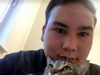 Mladík odišiel zo školy, aby pomohol splniť prianie umierajúcemu kamarátovi