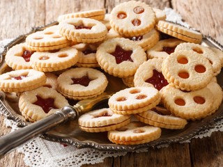 Overený recept na linecké koláče, ktoré sú HNEĎ mäkké: Budú sa vám rozpadávať na jazyku!