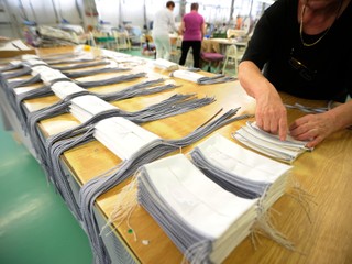 Virológ o Covid-19: Možno to bude pre ľudí facka, nepodceňujme choroby