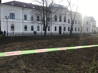 Anonym opäť nahlásil bombu na súde. Nepovedal, na ktorom