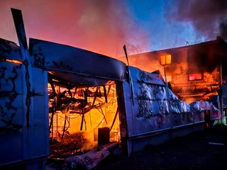 Pri vyšetrovaní teroristického útoku na českú zbrojovku spolupracuje aj Slovenská polícia