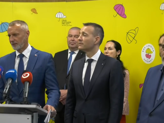 „Blato máte všade.“ Raši odmieta, že podmienky bránia deťom z osád chodiť do školy