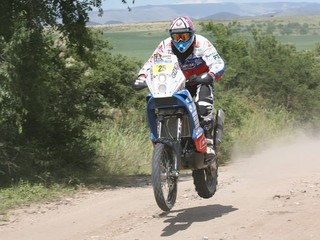 Svitko po troch etapách Rely Dakar uzatvára prvú desiatku