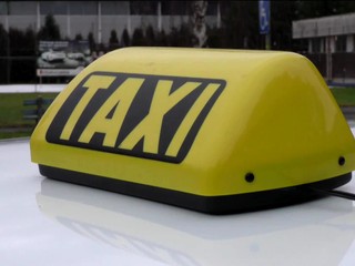 Absolútny hyenizmus taxikárov zaskočil: Poškodené taxíky ich finančne ruinujú