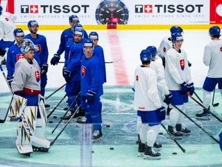 Ranný tréning v úzkom zložení: Pred zápasom so Slovinskom trénovali iba dvaja Slováci