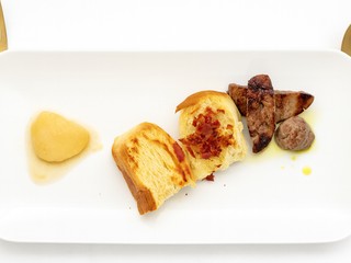 Pečeň s medovou omáčkou a vianočkou