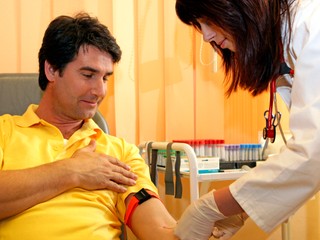 Novinka v preventívnych prehliadkách: Z krvi sa o svojom stave dozviete viac