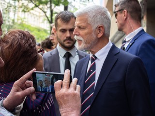 Český prezident naznačuje, že ruské lietadlá nad Európou by mali byť zostrelené