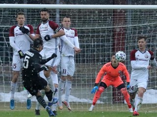 Hráči majú výnimku, diváci potrebujú test. Usmernenia pred štartom sezóny