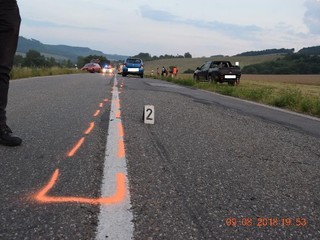 Smrteľná nehoda pri Hnúšti. Zasahoval aj vrtuľník