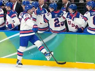 Duel začal nervózne, Amerika vedie 1:0