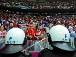 Jemní rowdies vs skasírovaní bohatí Rusi