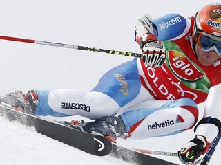 Cuche vyhral úvodný zjazd v Lake Louise, Hölzlová obrovský slalom v Aspene