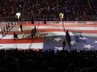 New Jersey Devils do rúk spolumajiteľov basketbalového tímu Philadelphia 76ers