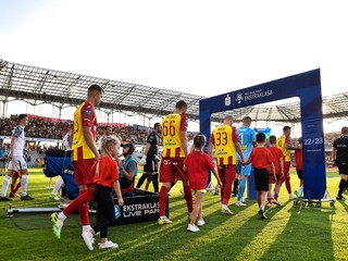 Ekstraklasa sa vracia! Tímy so Slovákmi bojujú o čelo