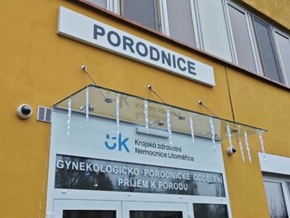 V pôrodnici v Litomeřiciach za deň oživovali 4 novorodencov. Dve bábätká neprežili