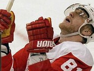 Hossa dvoma gólmi zariadil mečbal Detroitu