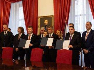 Bývalý diplomat: Prvýkrát v histórii Česka bude súčasťou vlády extrémistická strana