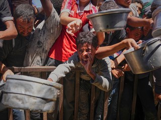 Európa stupňuje tlak na Izrael: Kritika za situáciu v Pásme Gazy silnie